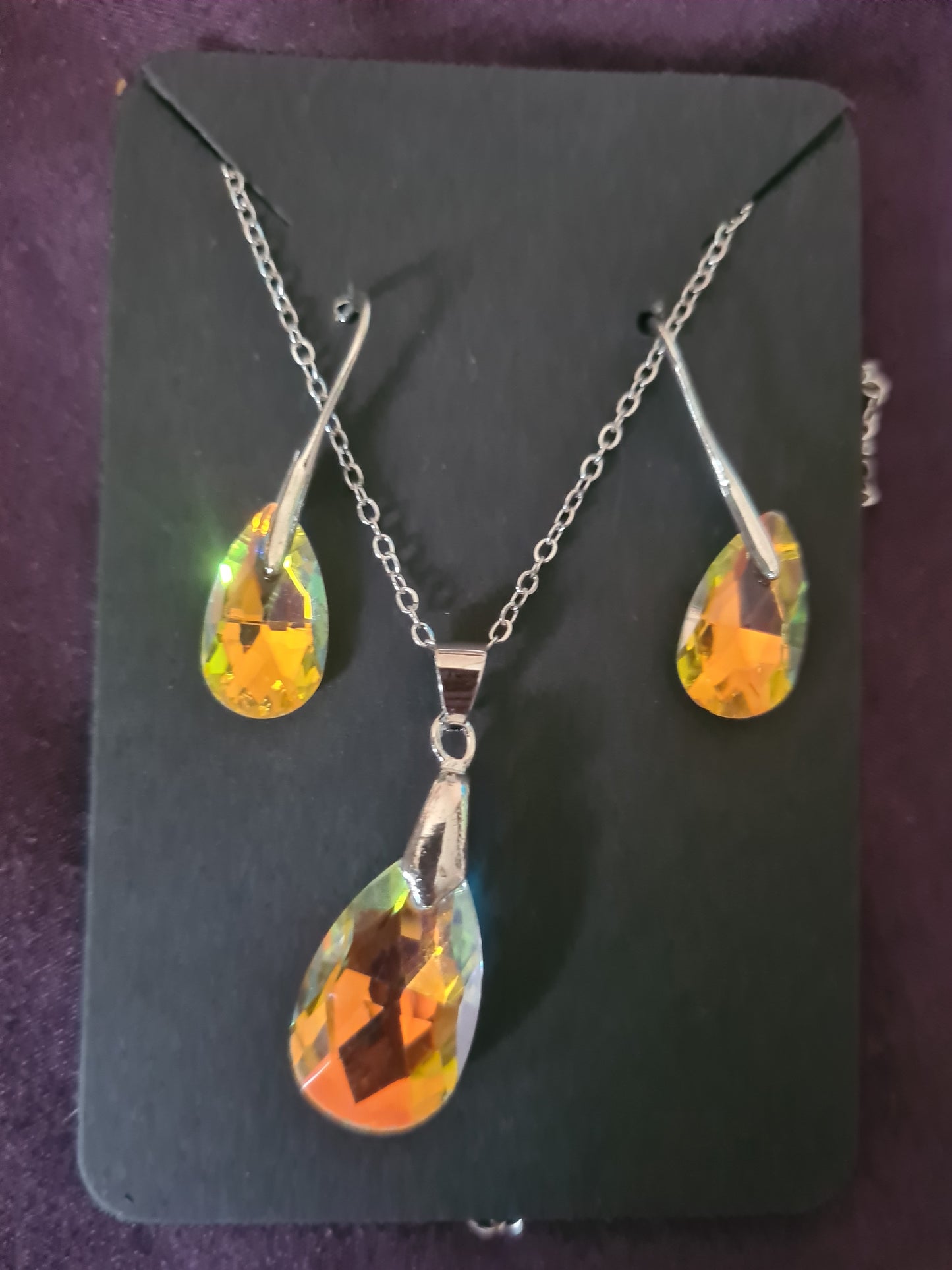 Teardrop crystal sets