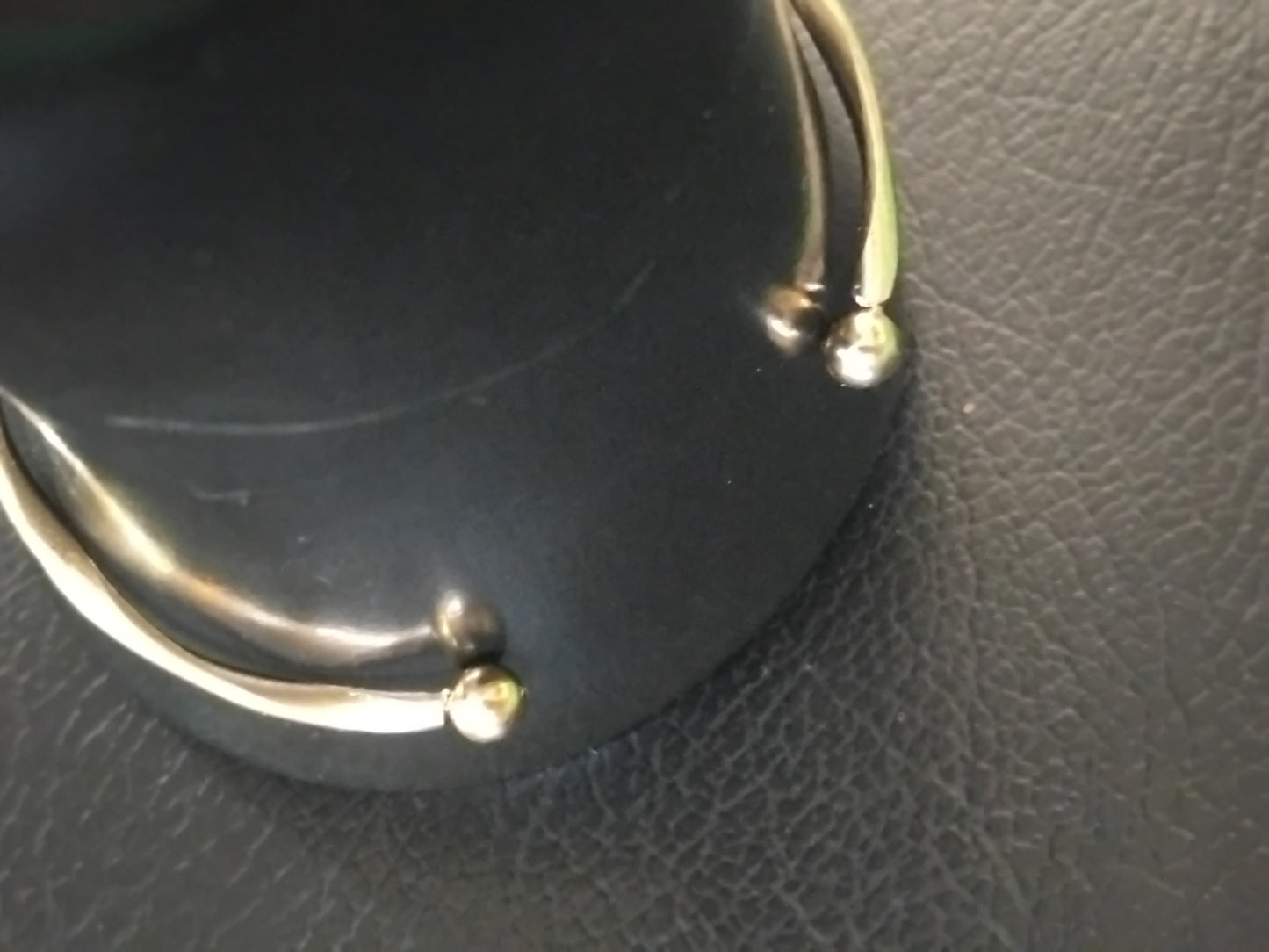 Twist bangle