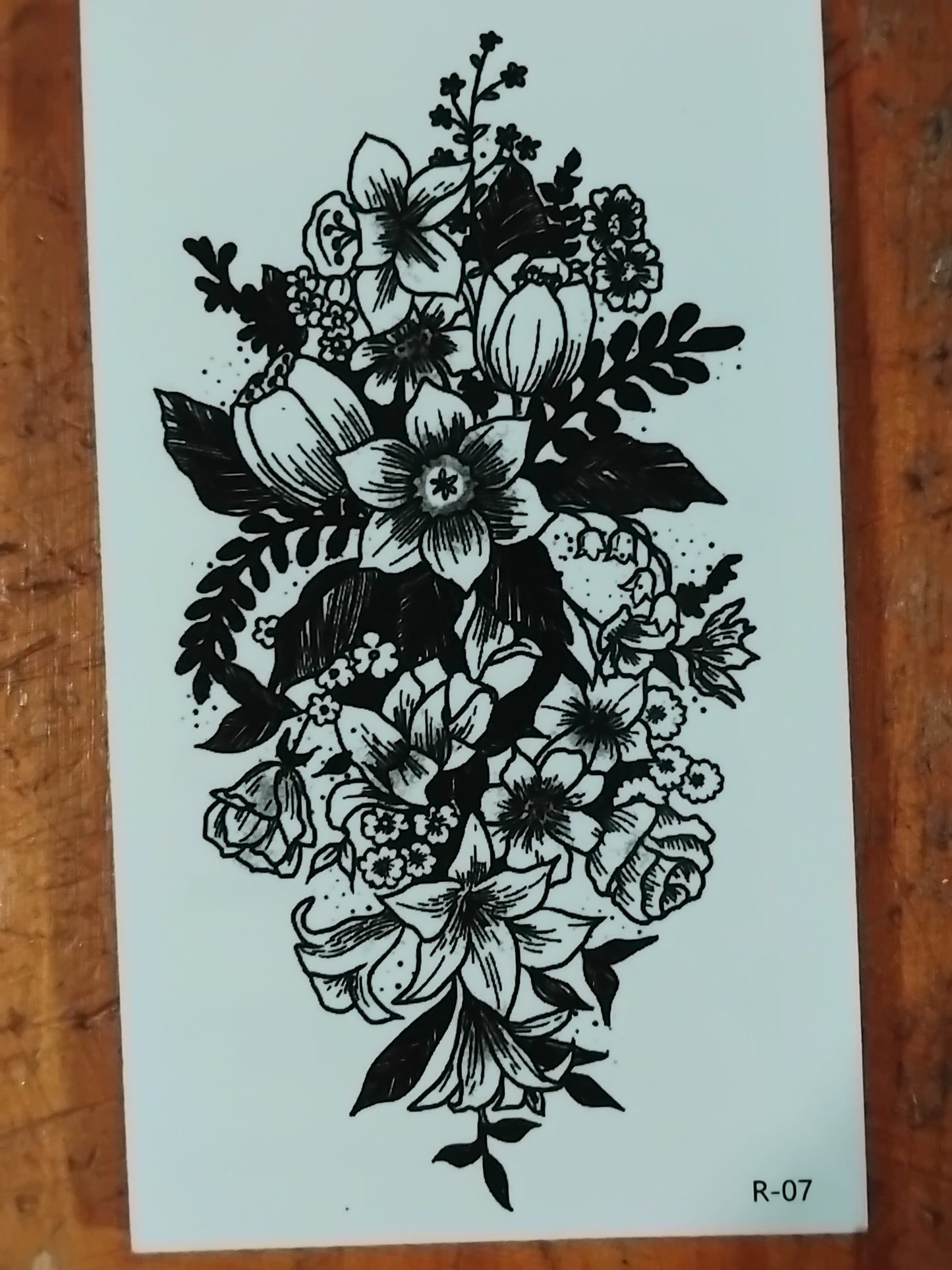 R7 Temporary tattoo