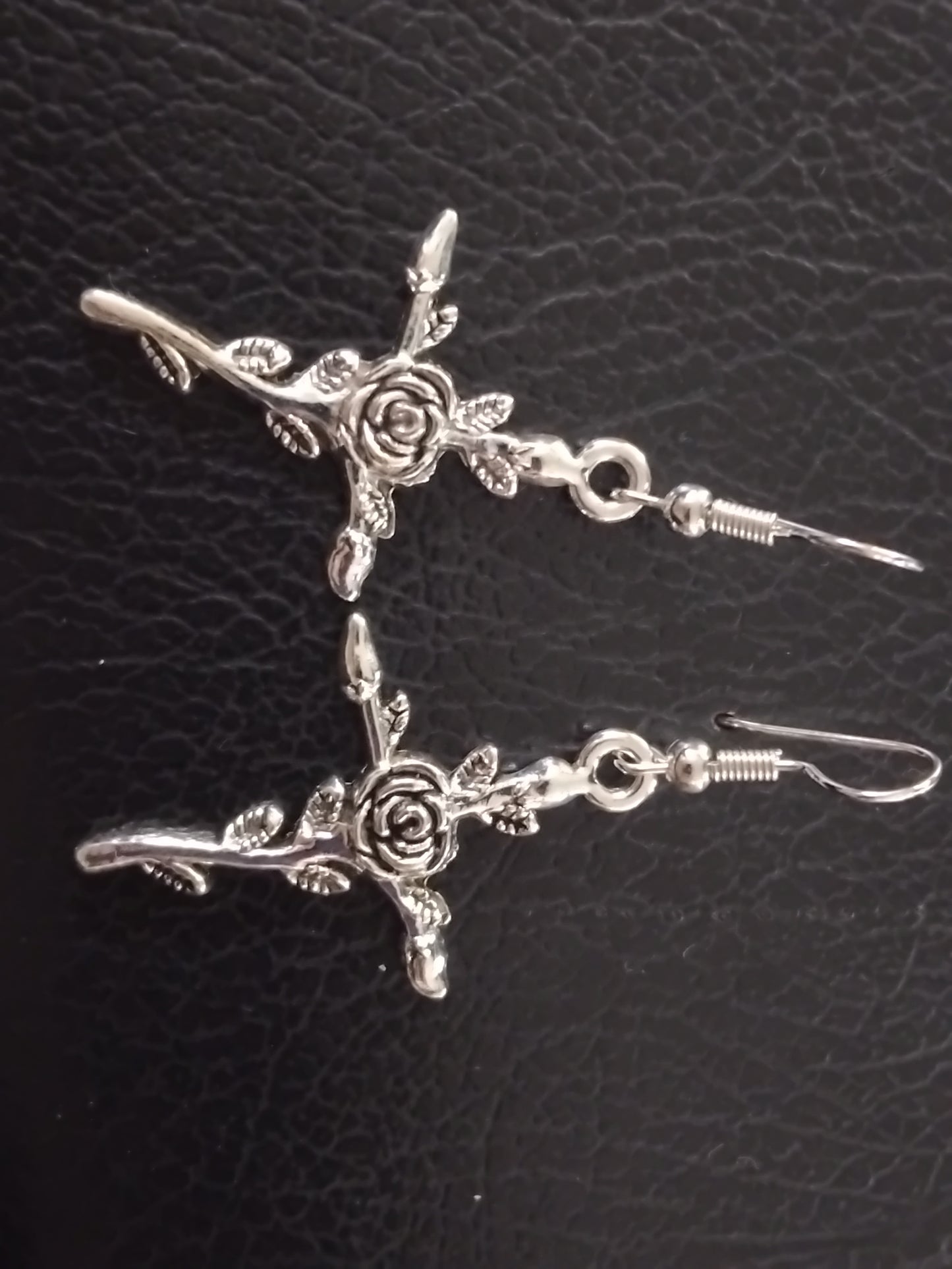 Daggered dangling earrings