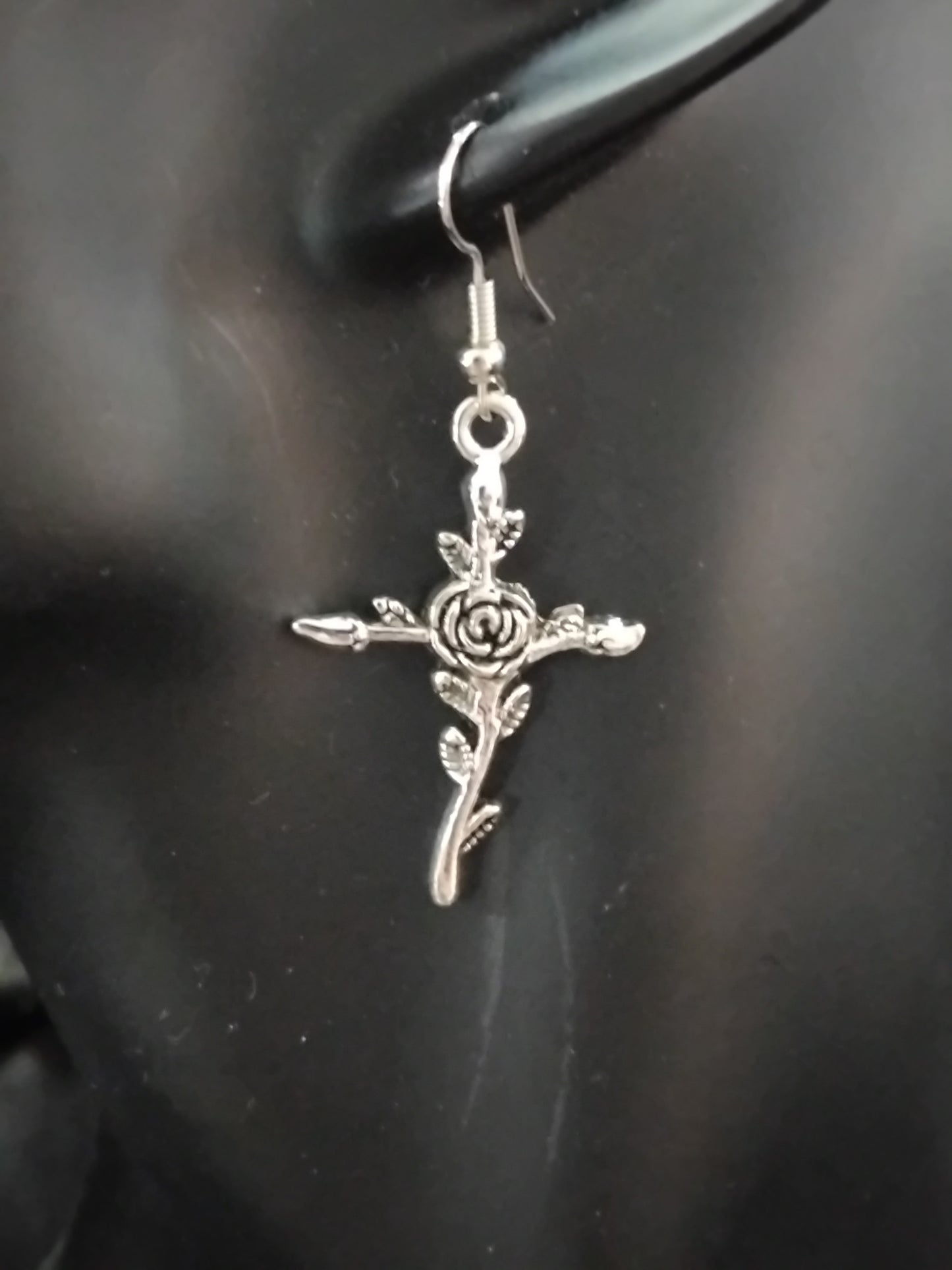Daggered dangling earrings