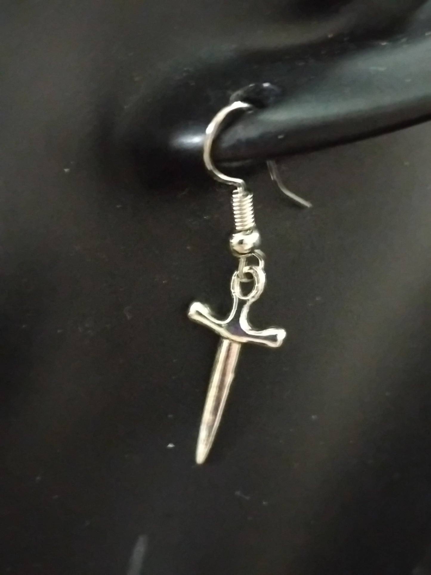 Daggered dangling earrings
