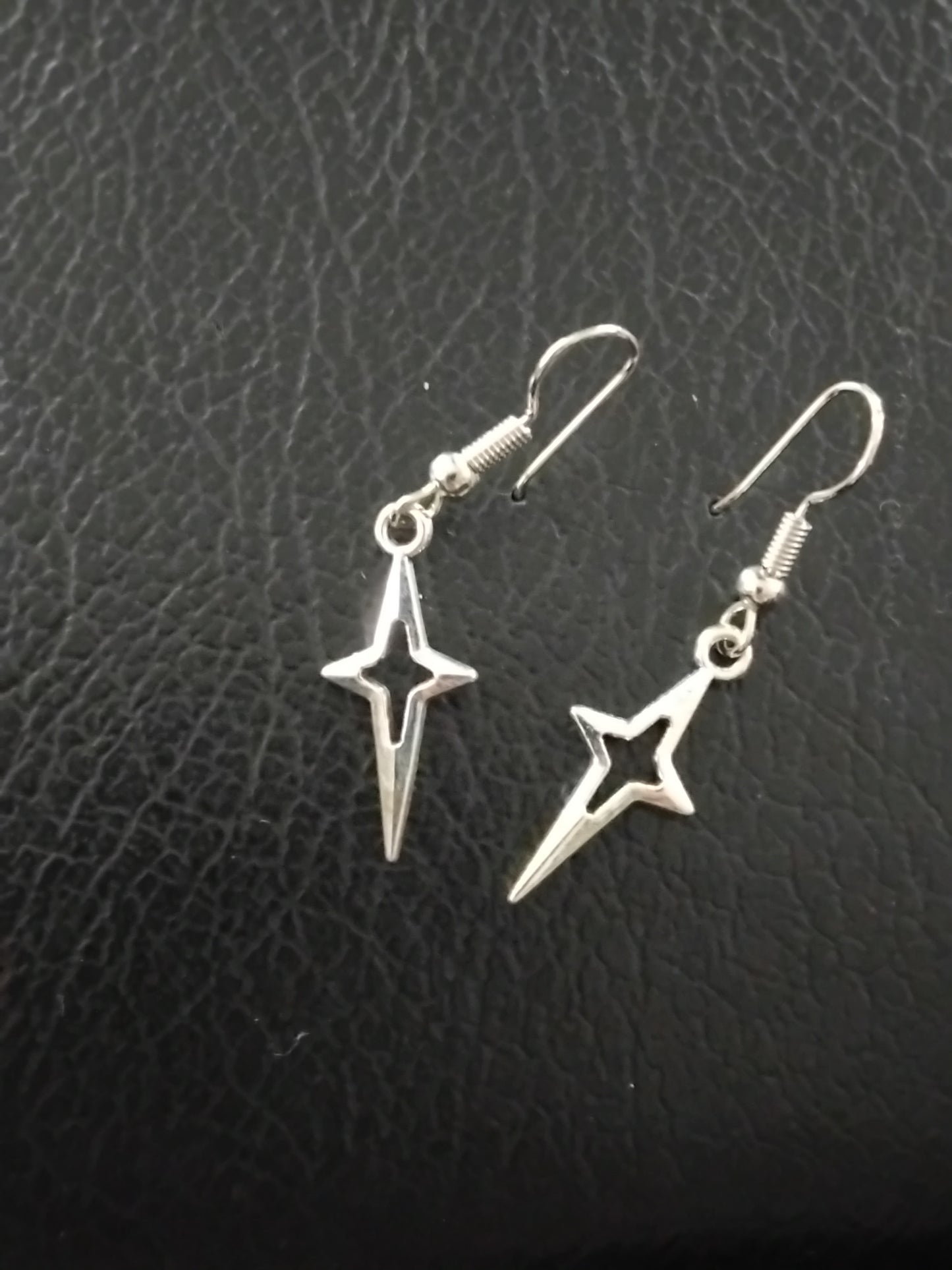 Daggered dangling earrings