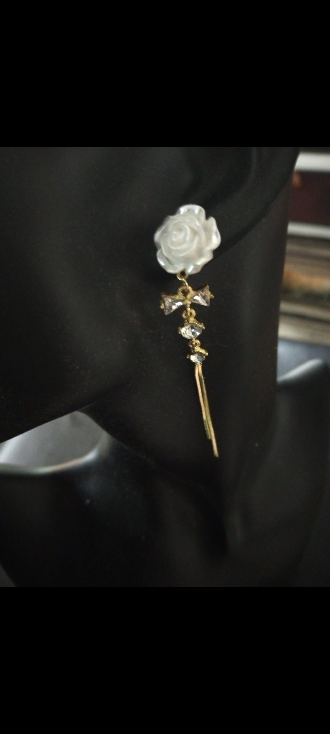 White rose earrings