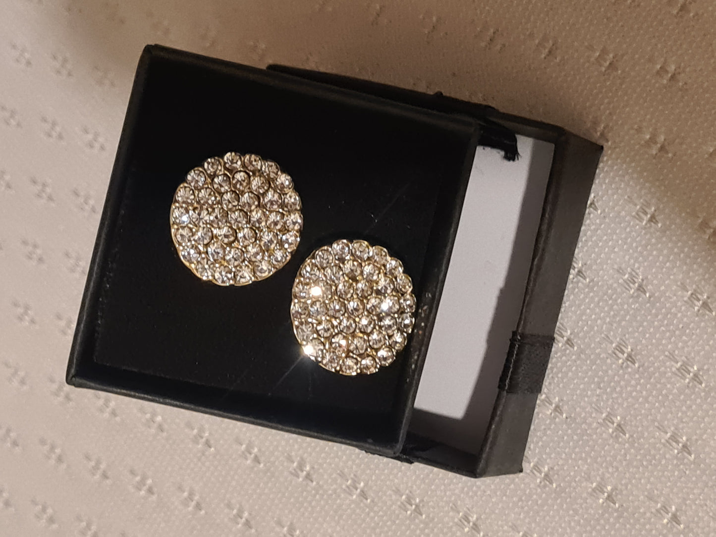 Circle rhinestone earrings