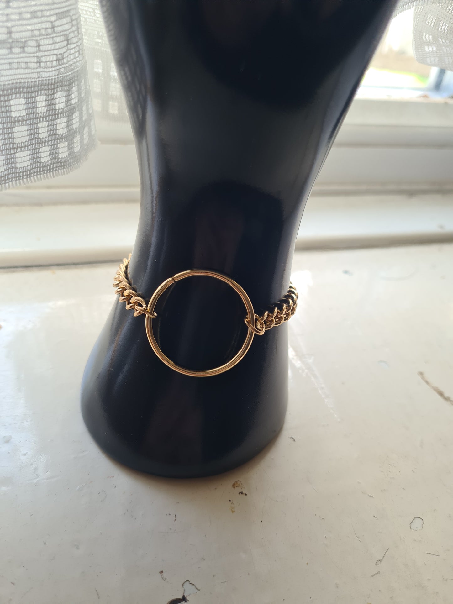 O shaped detail bracelet