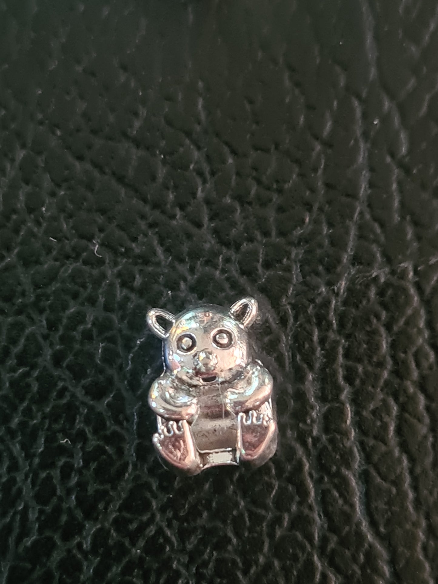 Lucky cat charm