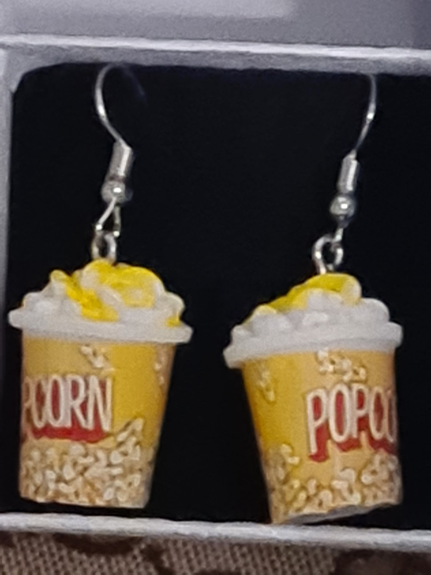 Popcorn dangly earings