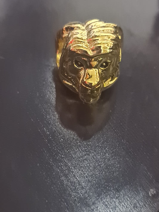 Gold mufasa charm