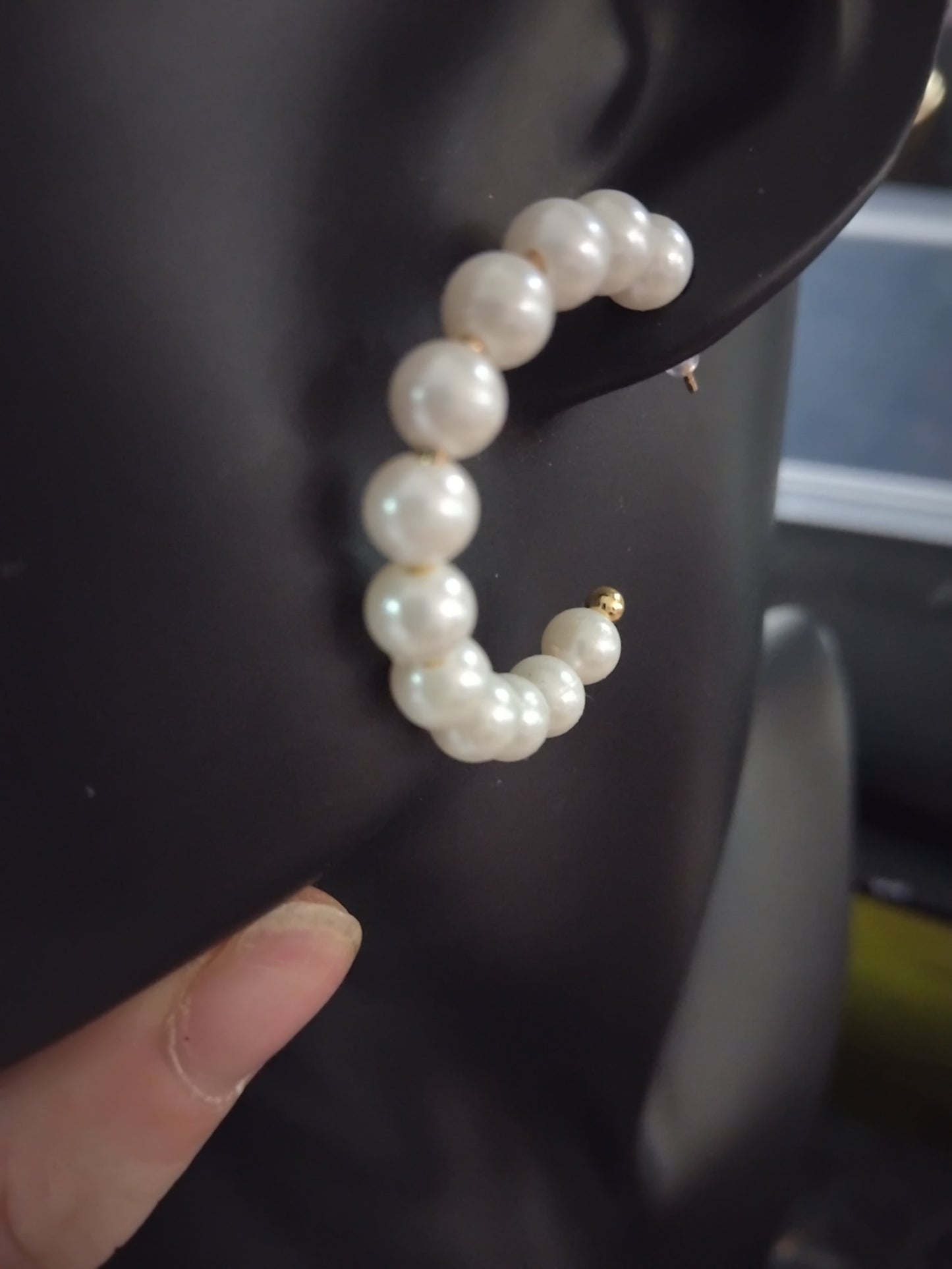 Faux pearl open hoop earrings