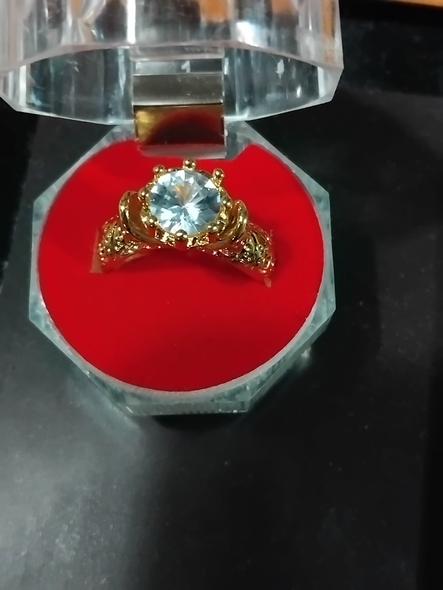 Gem centre peace ring