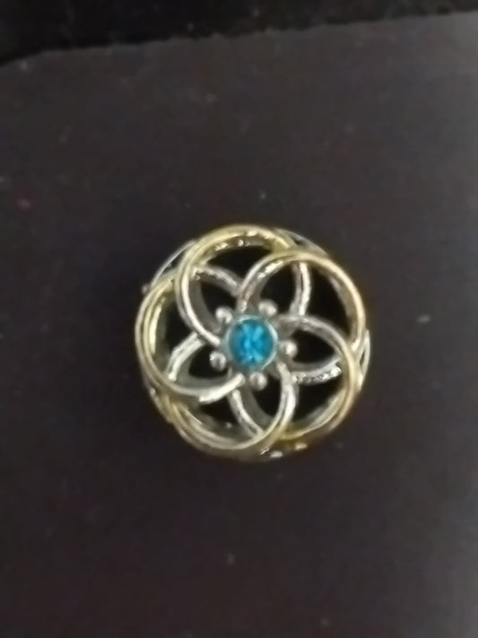 Flower charm blue gem