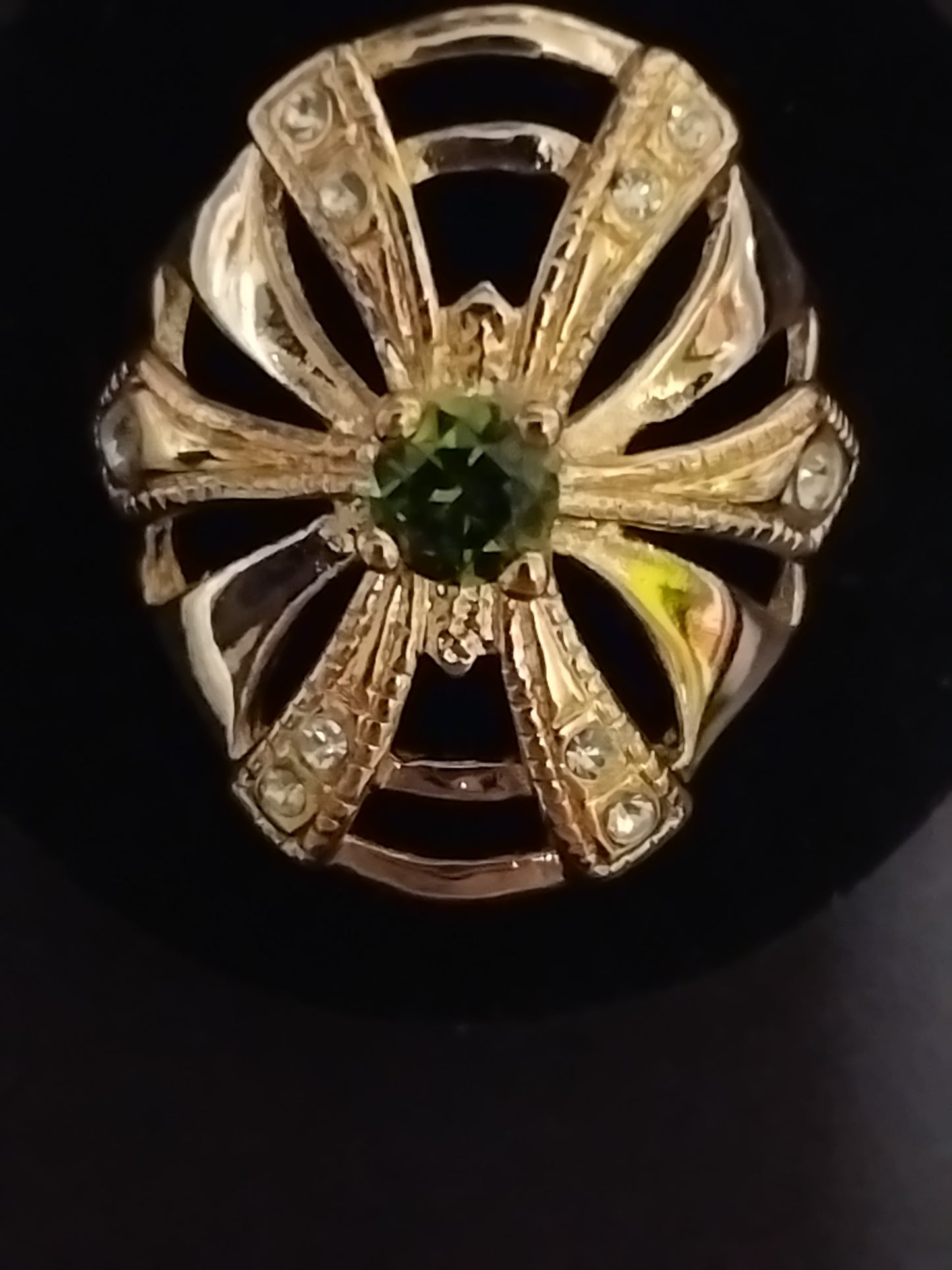 Exquisite flower ring