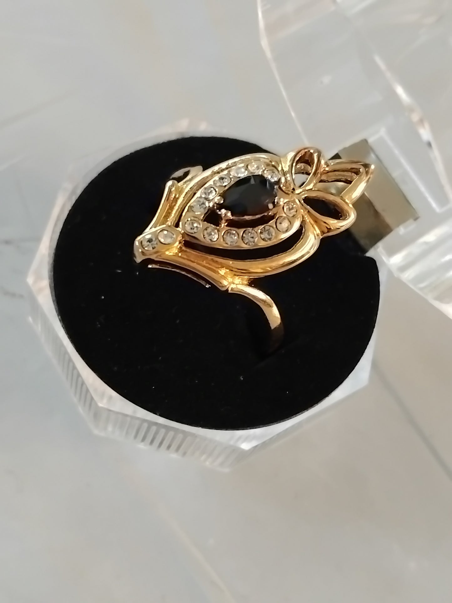 Vintage queen ring