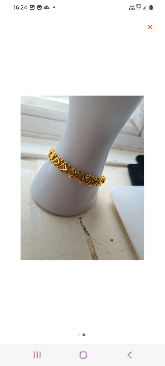 Gold chunky bracelet