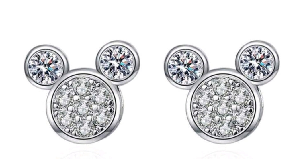 Sparkling mini studs