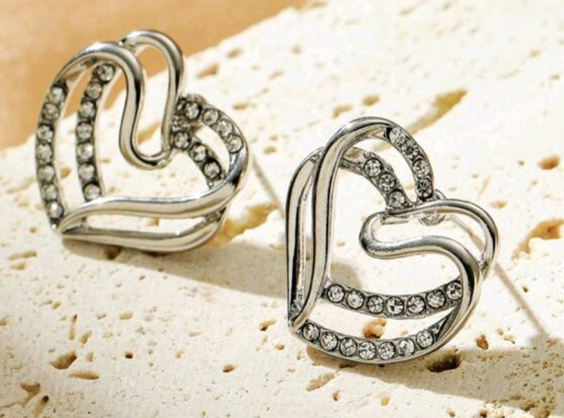 Double heart rhinestone detail studs