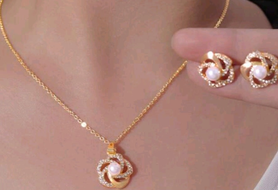 3 rose gold rose set