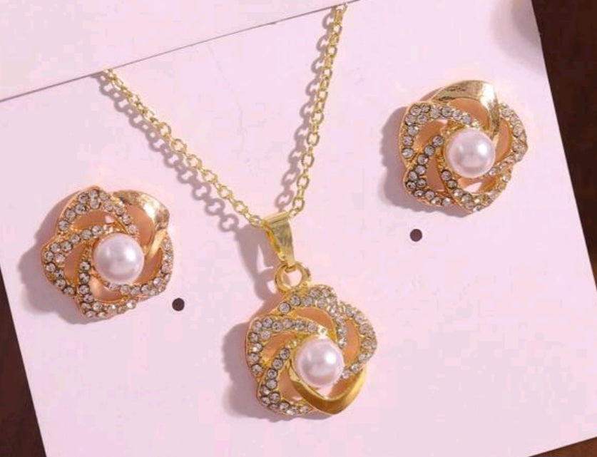 3 rose gold rose set