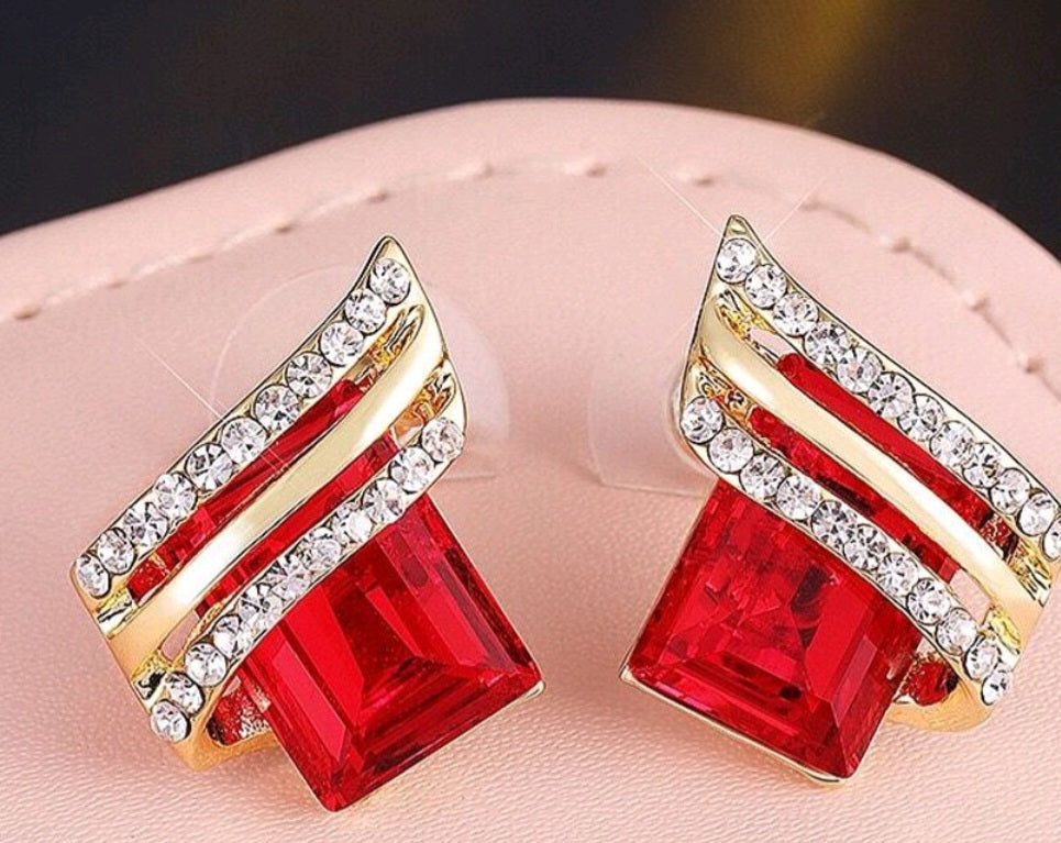 Red rhinestones earrings