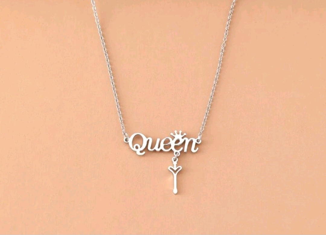 Queen necklace